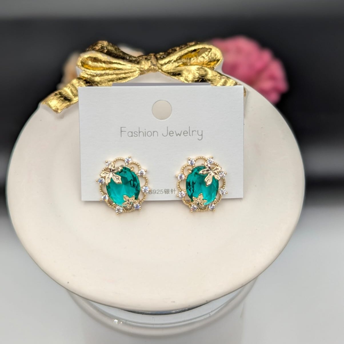 Emerald Green Oval Stud Earring